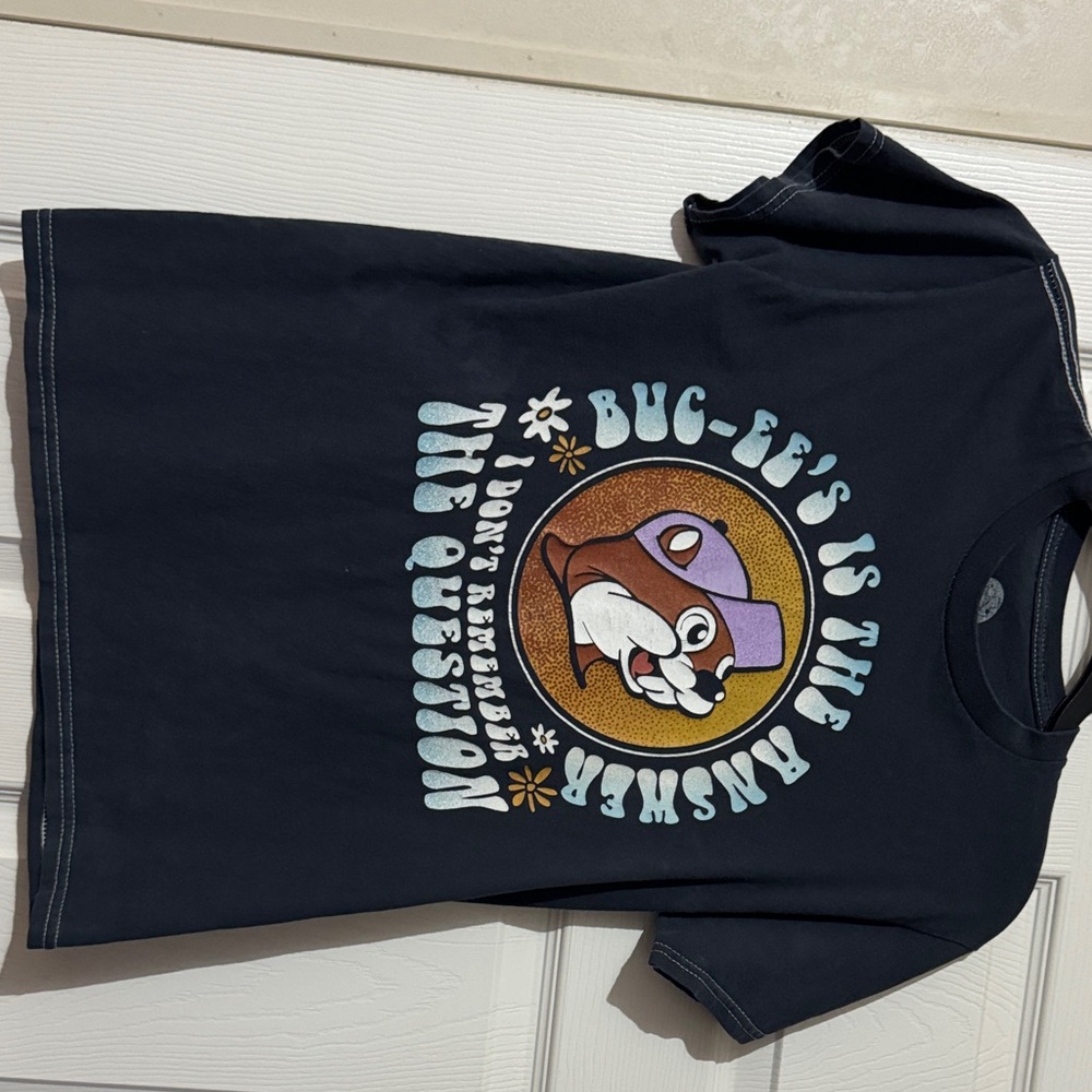 Buc-ee's Navy Graphic Tee - Short Sleeve